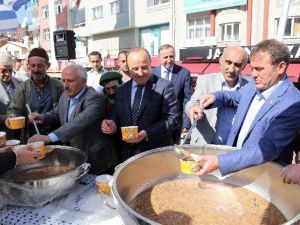 Gümüşhane’de 2 Bin Kişiye Aşure Dağıtıldı