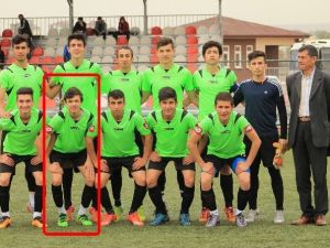 Genç Futbolcu Kansere Yenildi