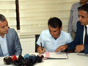 Çocuklar Okusun Diye Arsasını Bağışladı