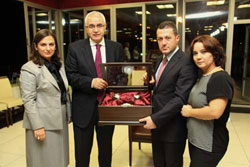 Rize Valisi'nden Vali Yardımcılarına Veda Yemeği