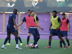 Osmanlıspor Günü Çift Antrenmanla Kapattı