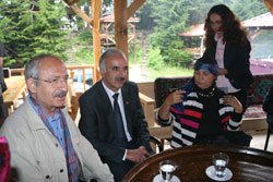 Kılıçdaroğlu Ayder'de Tatilde