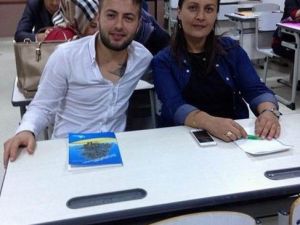Anne-oğul Aynı Sınıfta