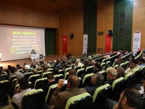 Bayburt’ta ‘Müslümanca Düşünme Ve Yaşama Sorunumuz’ Konferansı