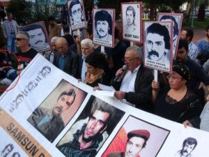 Eylemciler, Yanlarında Baygınlık Geçiren Yaşlı Adamı Umursamadı