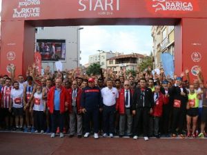 Uluslararası Darıca Yarı Maratonu’nda Zafer Kenyalı Atletin Oldu