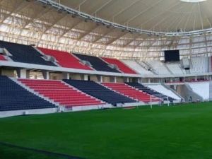 Gaziantep Arena’nın Kale Direkleri Dikildi