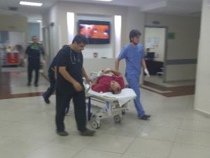 Kavga Ettiği 2 Kişiyi Silahla Yaralayıp Kaçtı