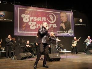 Ersan Erdura, Büyükçekmece’de Nostalji Rüzgarları Estirdi