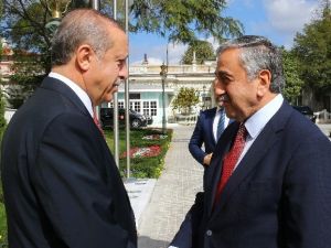 Cumhurbaşkanı Erdoğan, Mustafa Akıncı İle Bir Araya Geldi