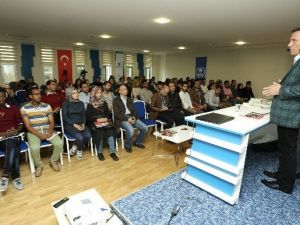 Genç: “Şehre Ruh Vermek Yerel Yöneticilerin Görevidir”