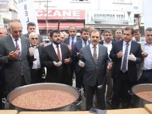 Bafra’da 3 Bin Kişiye Aşure Dağıtıldı