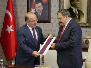 Bakan Eroğlu’ndan Başkan Gümrükçüoğlu’na Ziyaret