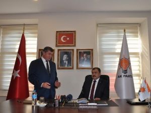 Bakan Eroğlu’ndan Ak Parti Trabzon İl Başkanlığı’na Ziyaret