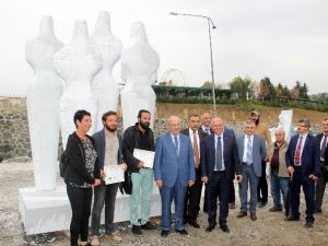 Taşlar ‘Barış’ İçin Sanata Dönüştü
