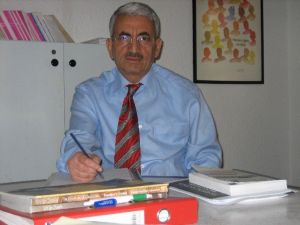 Şair Ebubekir Eroğlu’na, ’2016 Necip Fazıl Ödülleri’ Şiir Dalında Ödül