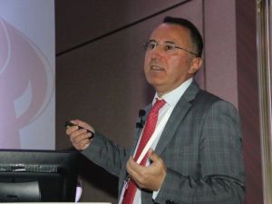 Prof. Dr. Özdemir: "Kanamaya Bağlı Anne Ölümleri Azalıyor"