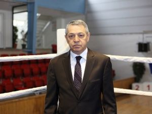 Türkiye Bastırdı, Aıba Hakemleri Kızağa Çekti