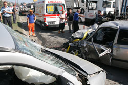 Trabzon'da Ters Şeride Giren Otomobil Kaza Yaptı: 4 Yaralı