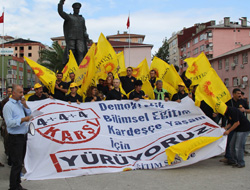 Eğitim-Sen Protesto'da Kapıda Kaldı