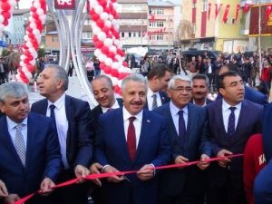 Bakan Arslan, Sarıkamış’ta ‘Demokrasi Meydanı’nın Açılışını Yaptı
