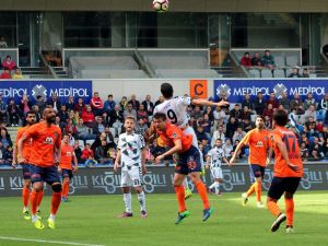 İlk Yarıda Gol Sesi Çıkmadı