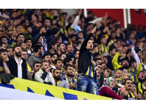 Kadıköy’de ’Yönetim İstifa’ Sesleri