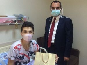 Cumhurbaşkanı Erdoğan’dan Lösemi Hastası Adem’e Jest