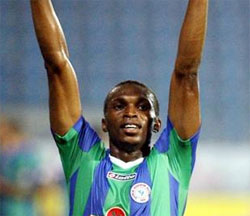 Uche Kalu, Bikoko'yu Solladı!