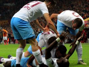 İlk Yarıda Trabzonspor Güldü