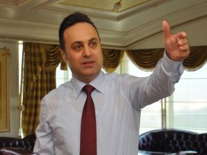 "Bahçeli Gölgesi İle Yarışıyor"
