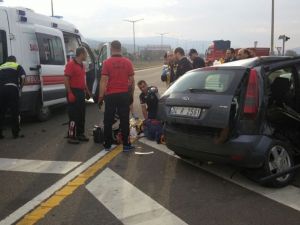 Hasta Taşıyan Ambulans Kaza Yaptı: 1 Ölü, 4 Yaralı