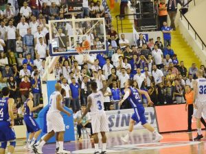 Efes, Balıkesir’den Zaferle Döndü