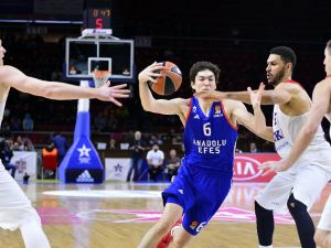 Anadolu Efes, Son Şampiyona Mağlup Oldu