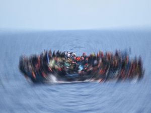 Libya Açıklarında Mülteci Botu Battı: 97 Mülteci Kayıp