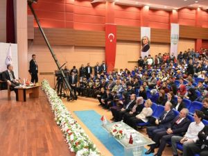 Bakan Kılıç Üniversitelilerle Buluştu