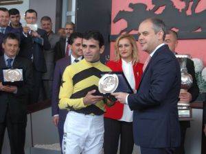 Cumhurbaşkanlığı Koşusu’nda Zafer ‘Fly By Me’nin