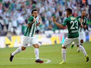 Bursaspor’da Kulübe Çalışıyor