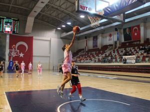 Yalova Vıp Farklı Yendi