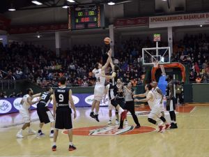 Banvit Çek Ekibini Devirdi