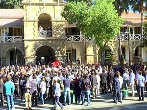Kıbrıs’ın İlk Ve Tek İlahiyat Kolejini Kapatma Girişimine Tepki