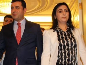 Demirtaş Ve Yüksekdağ Tutuklandı