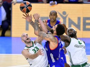 Anadolu Efes, Yunan Ekibini İki Uzatmada Devirdi