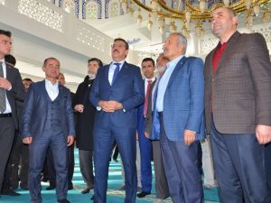 Açılışa Bakan Da Katıldı