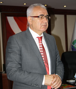 Başını Kaşımaya Vakti Yok!