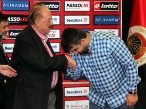 Ümit Özat İmzayı Attı