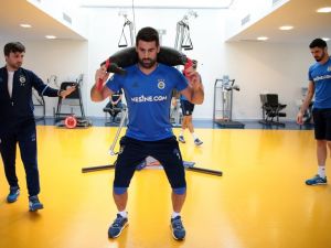 Fenerbahçe 9 Eksikle Çalıştı