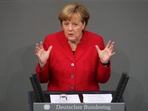 Merkel’den Trump’a Çağrı