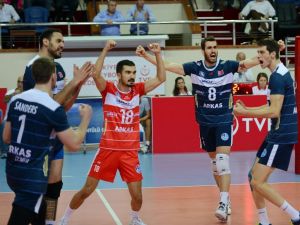 Arkas 4’te 4 Yaptı