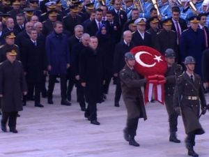 Devletin Zirvesi Anıtkabir’de